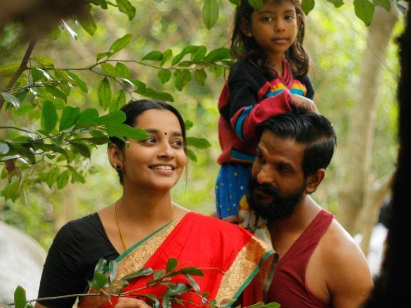 Thaen (2021) Tamil Movie Review | Abarnathi | Tharun Kumar